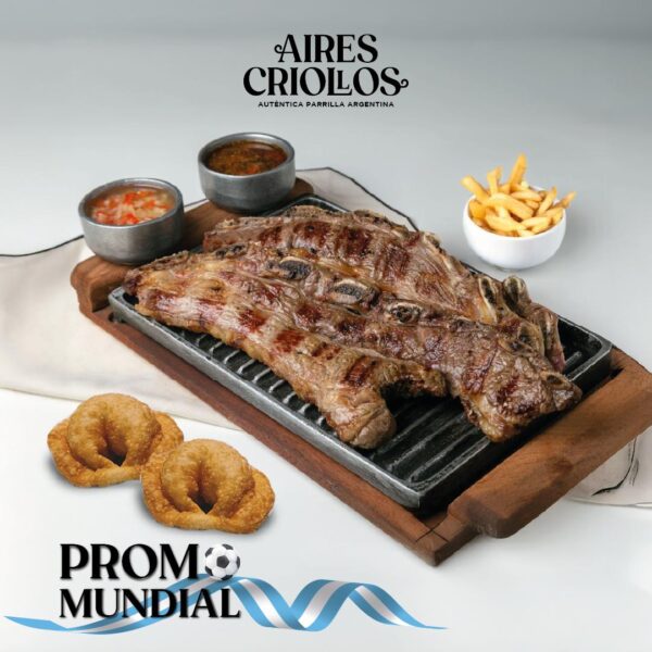 Promo para 2 persona 2 empanadas fritas de carne y una porción de asado con guarnición