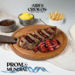 Promo para 2 personas: Bife de chorizo de 500grs + salchicha parrillera y guarnición de papas fritas.